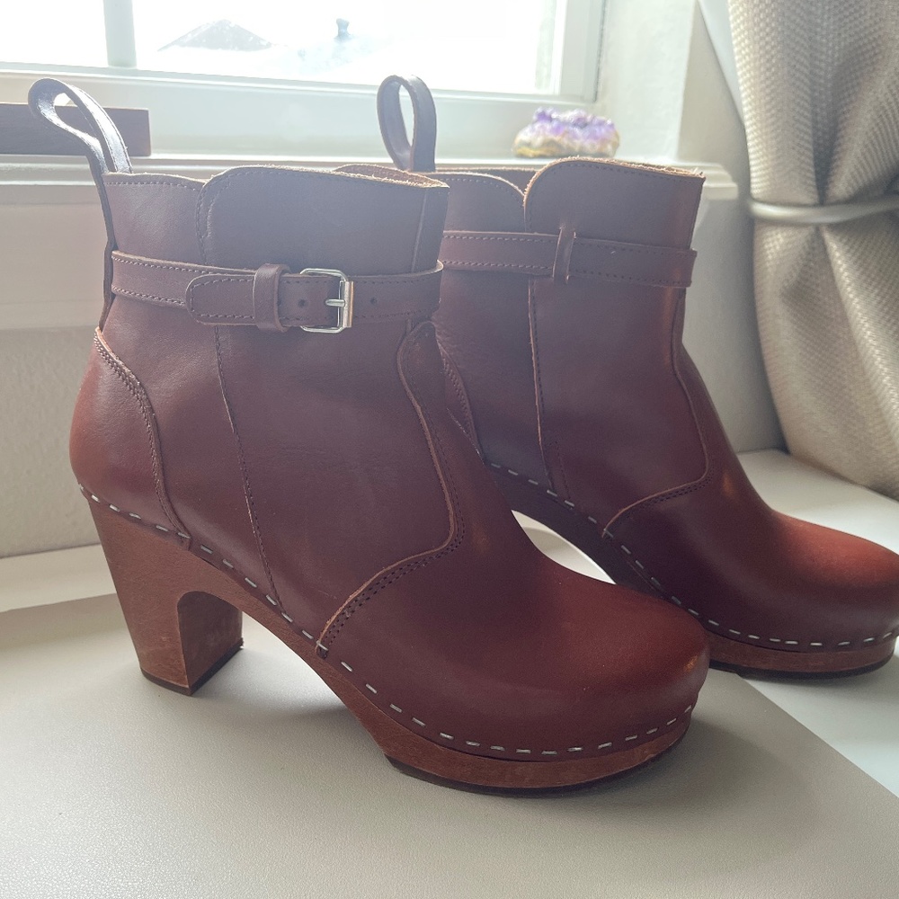 Clogs